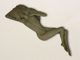 Femme allongée, Statue par Jonathan Wylder