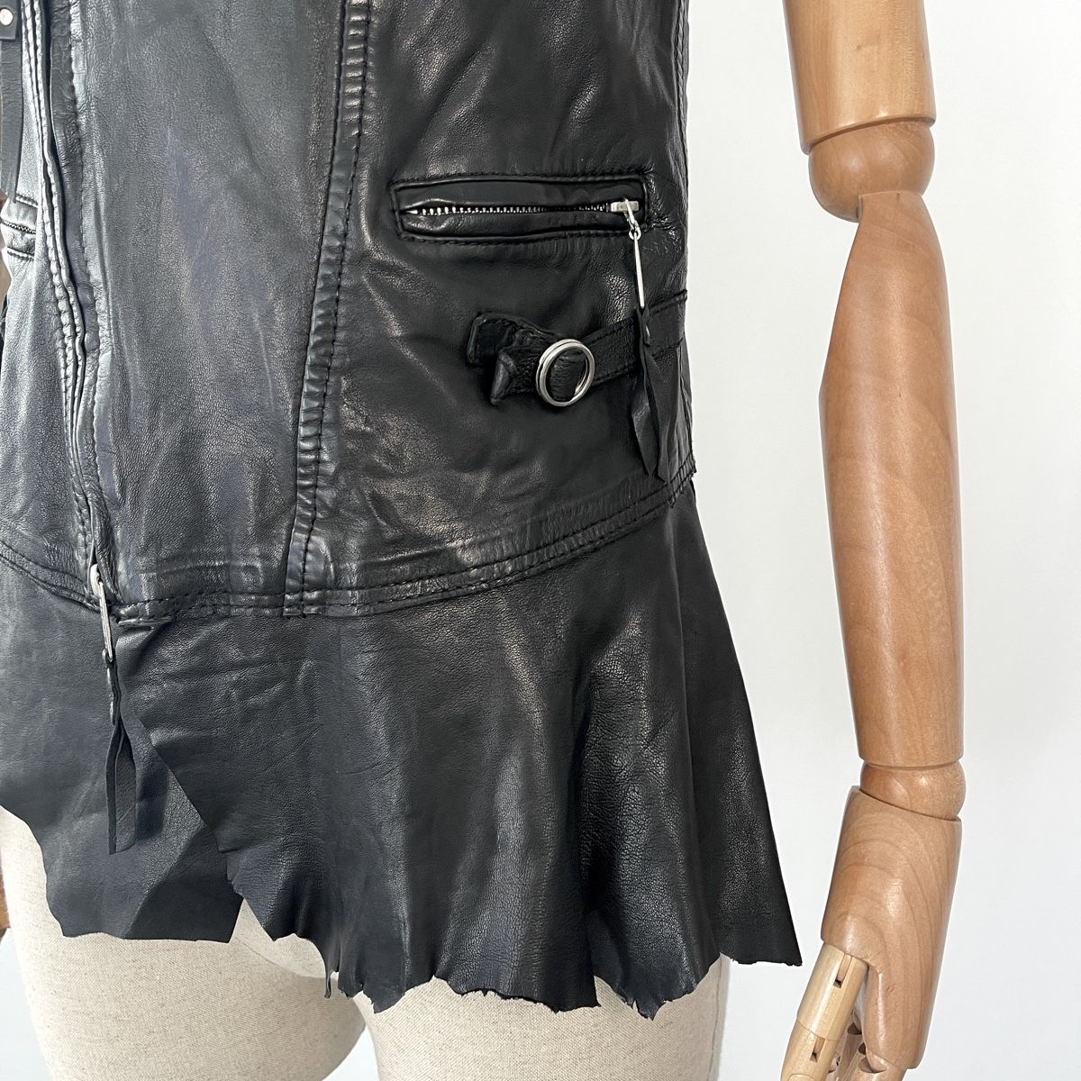Gilet & Giacche senza maniche: HIGH Every Day Couture Leather Vest – Nuovo (secondo la descrizione) da Emmen venduto da Nightingale_2022 4