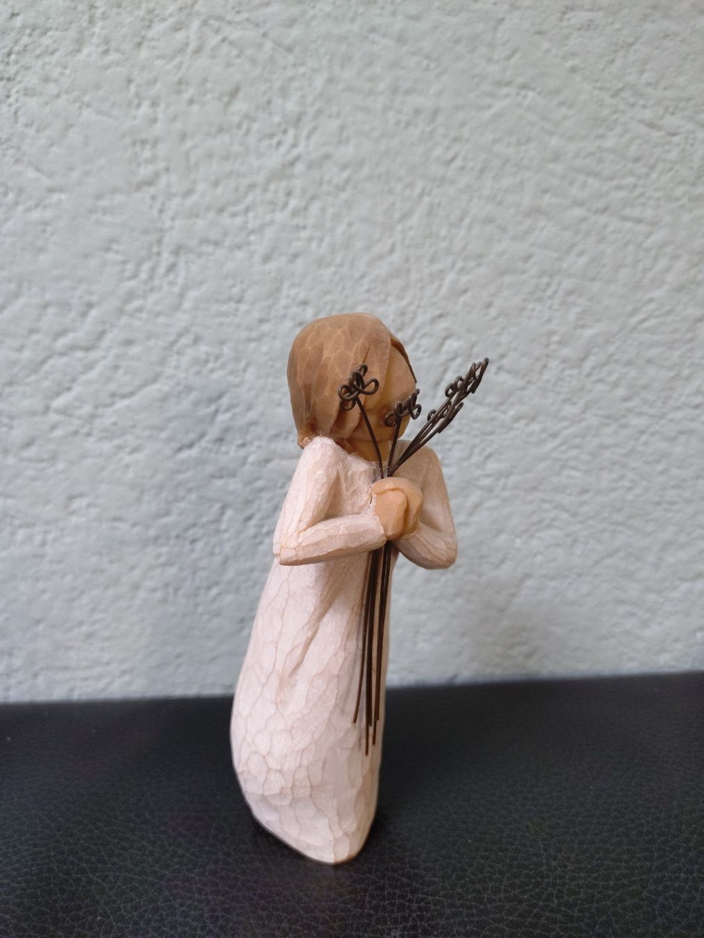 Willow Tree Figuren: Willow Tree Figur Mädchen mit Blumen Friendship – Gebraucht aus Gossau ZH von Lichtlein 2