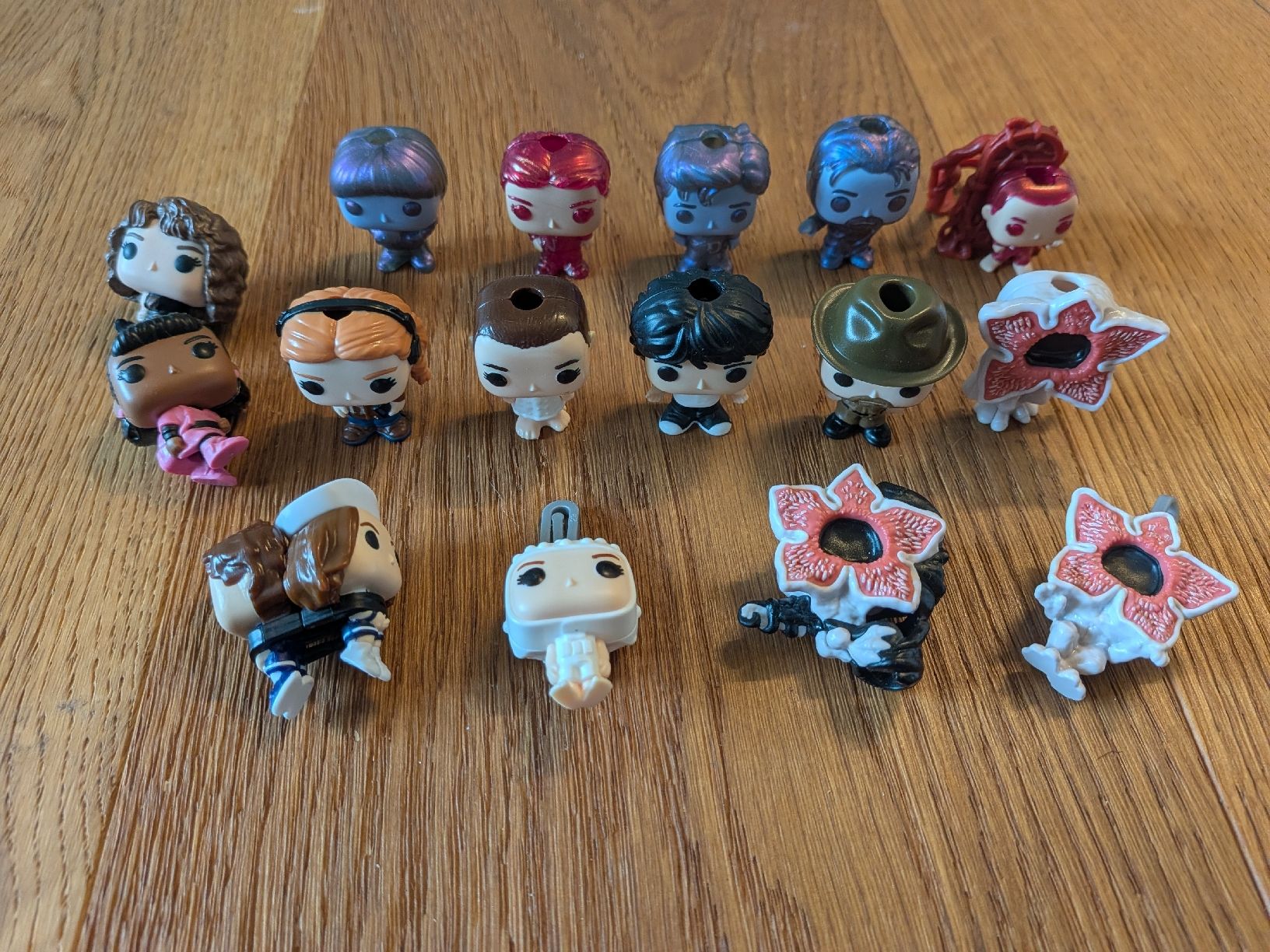 Funko Statuette: 16 Kinderjoy Stranger Things Figuren – Nuovo (secondo la descrizione) da Wald ZH venduto da rammyly