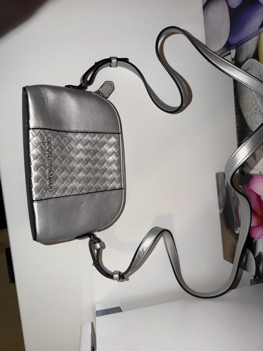 Armani Taschen für Damen: Emporio Armani Tasche Silber – Gebraucht aus Luzern von abaazid71