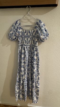 Dress white blue floral pattern size S (NEW)