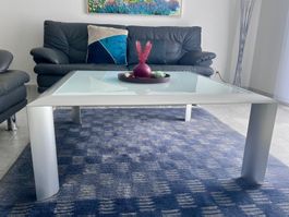 Couchtisch 1x1m, H 40 cm, aus satiniertem Glas und Aluminium