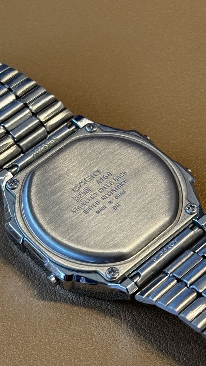 Casio Orologi: CASIO retro A168 - unbenutzt – Nuovo (secondo la descrizione) da Gossau ZH venduto da Celestino_2.0 1