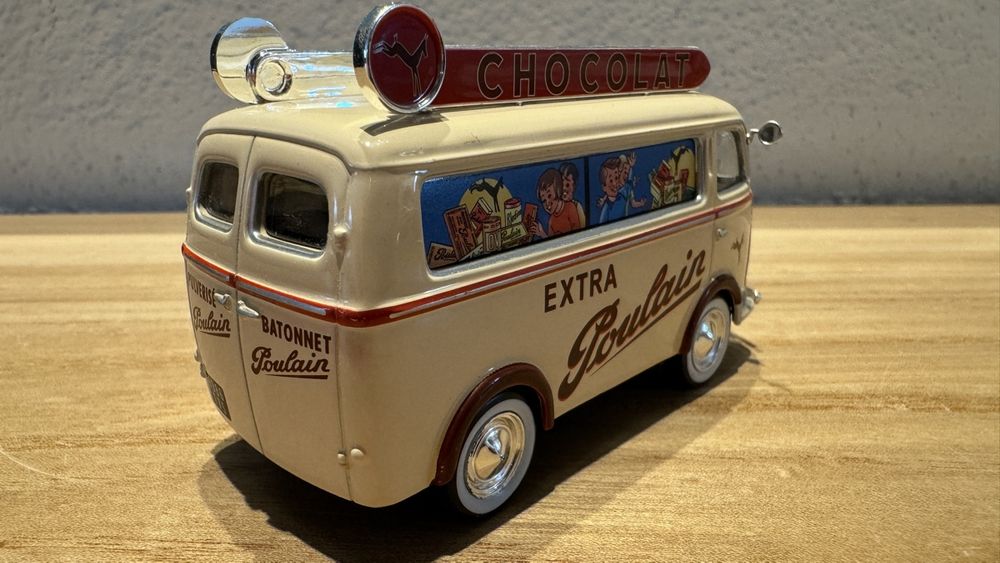 TRES BEAU FOURGON Peugeot D3A Ambulance Pompiers Ouroux (71) Ixo Altaya