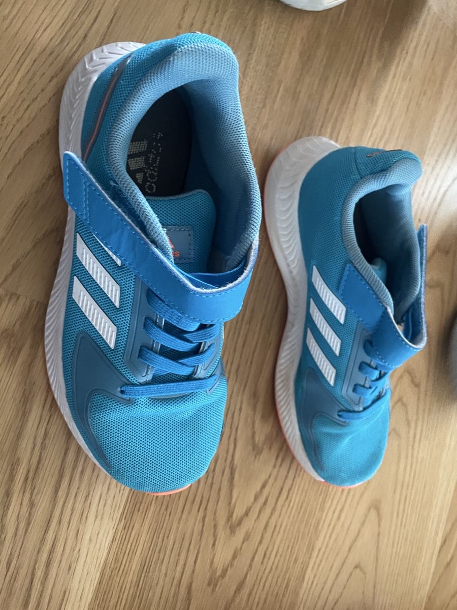 Adidas Scarpe da uomo: Hallenschuhe, Turnschuhe Grösse 32 – Usato da Uitikon Waldegg venduto da Kappeli_17 1