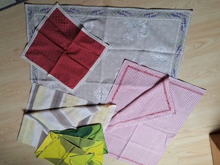 Lot ,Tisch-tücher - Läufer-Set