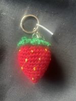 Porte-clés fraise en crochet fait main état neuf