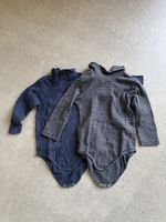 2 Bodys mit Rollkragen blau gestreift Grösse 94 cm