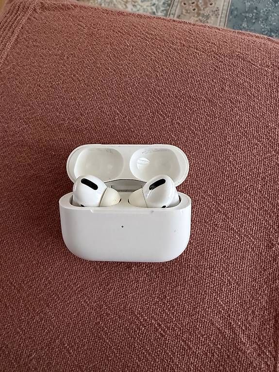 Casques audio: Apple AirPods Pro  – D'occasion à Burgdorf par awa_2gwj