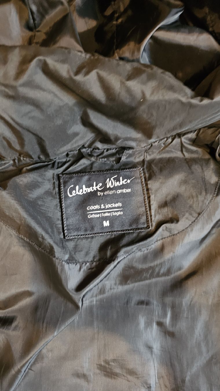 Mäntel: Winterjacke mit Kapuze, Grösse M - Schwarz – Gebraucht aus Suberg von nat_qvg5 1