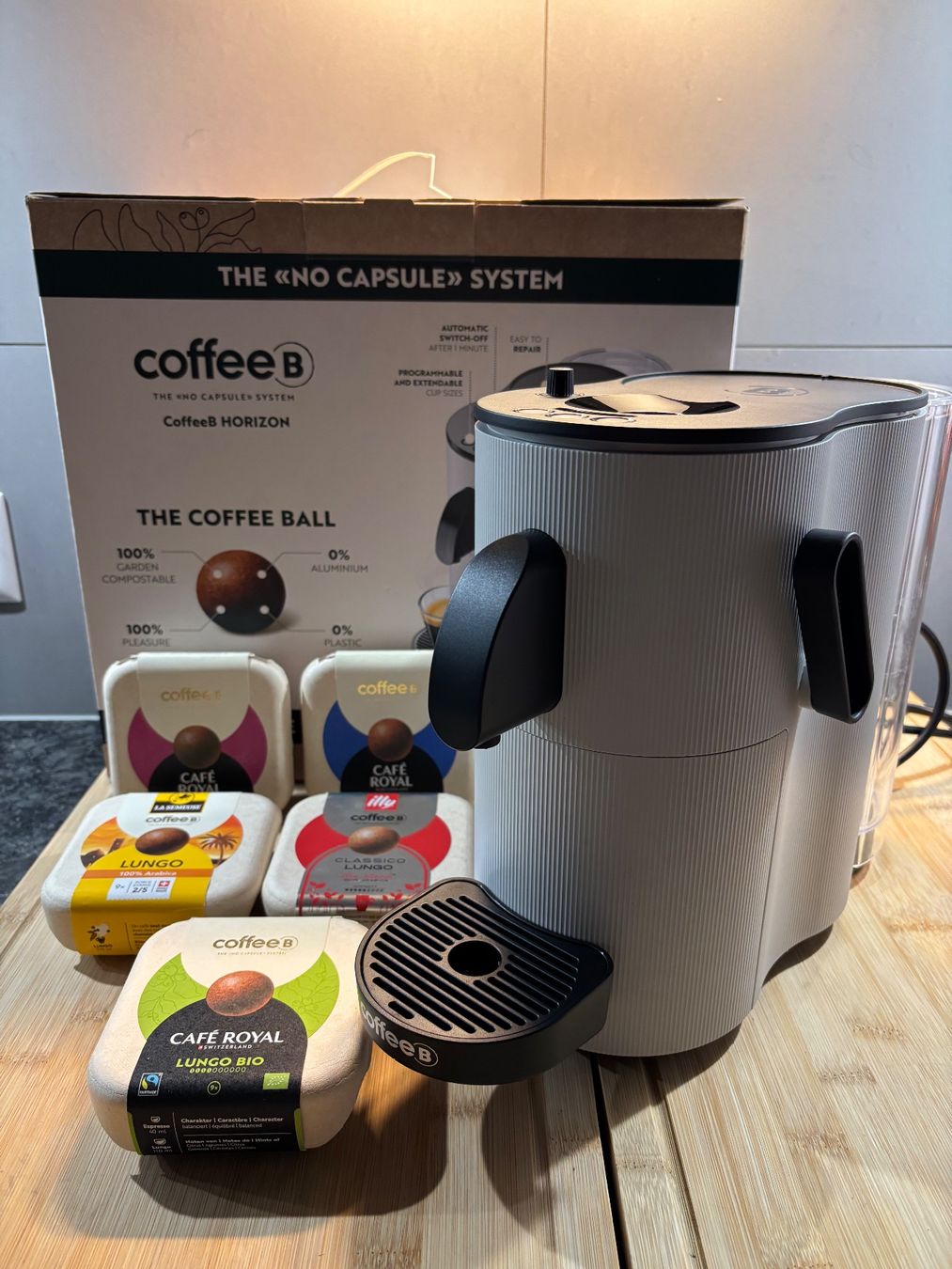 Coffee B Macchine per caffè & Macchine per espresso: Machine à café CoffeeB Horizon avec 45 capsules – Nuovo (secondo la descrizione) da Sierre venduto da miimyculous