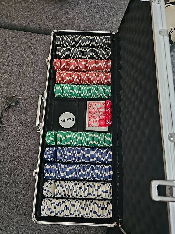 Jeux: Pokerkoffer – D'occasion à Zürich par sim_59qw