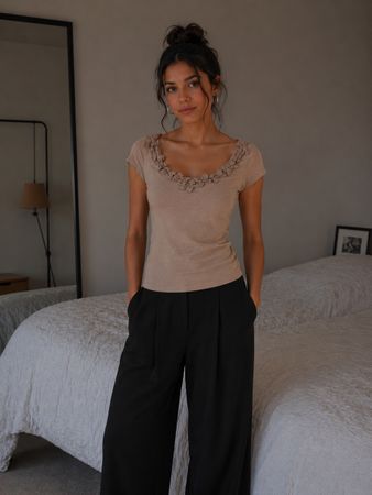 T-shirt beige H&M taille S - Haut d'été avec des noeuds