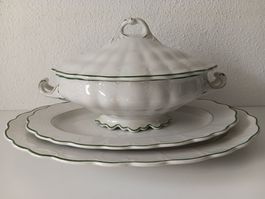 SARREGUEMINES Anciens légumiers et 2 assiettes (1875-1900)