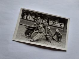 MILITAER - SOLDATEN an der HAUBITZE