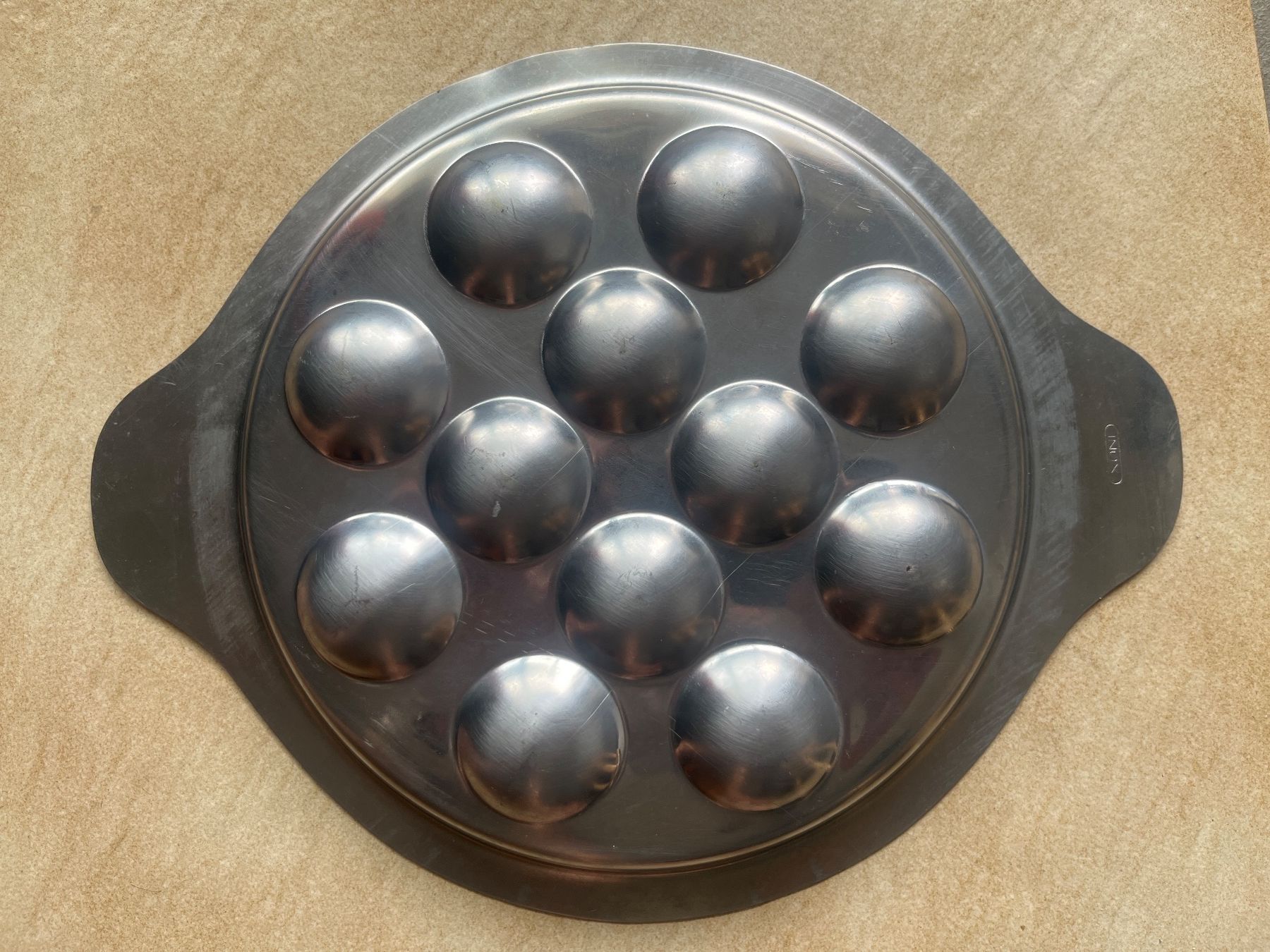 Piatti di portata: Plat à escargots en inox – Usato da Vernayaz venduto da Darkfrost 1