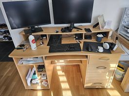 Schreibtisch
