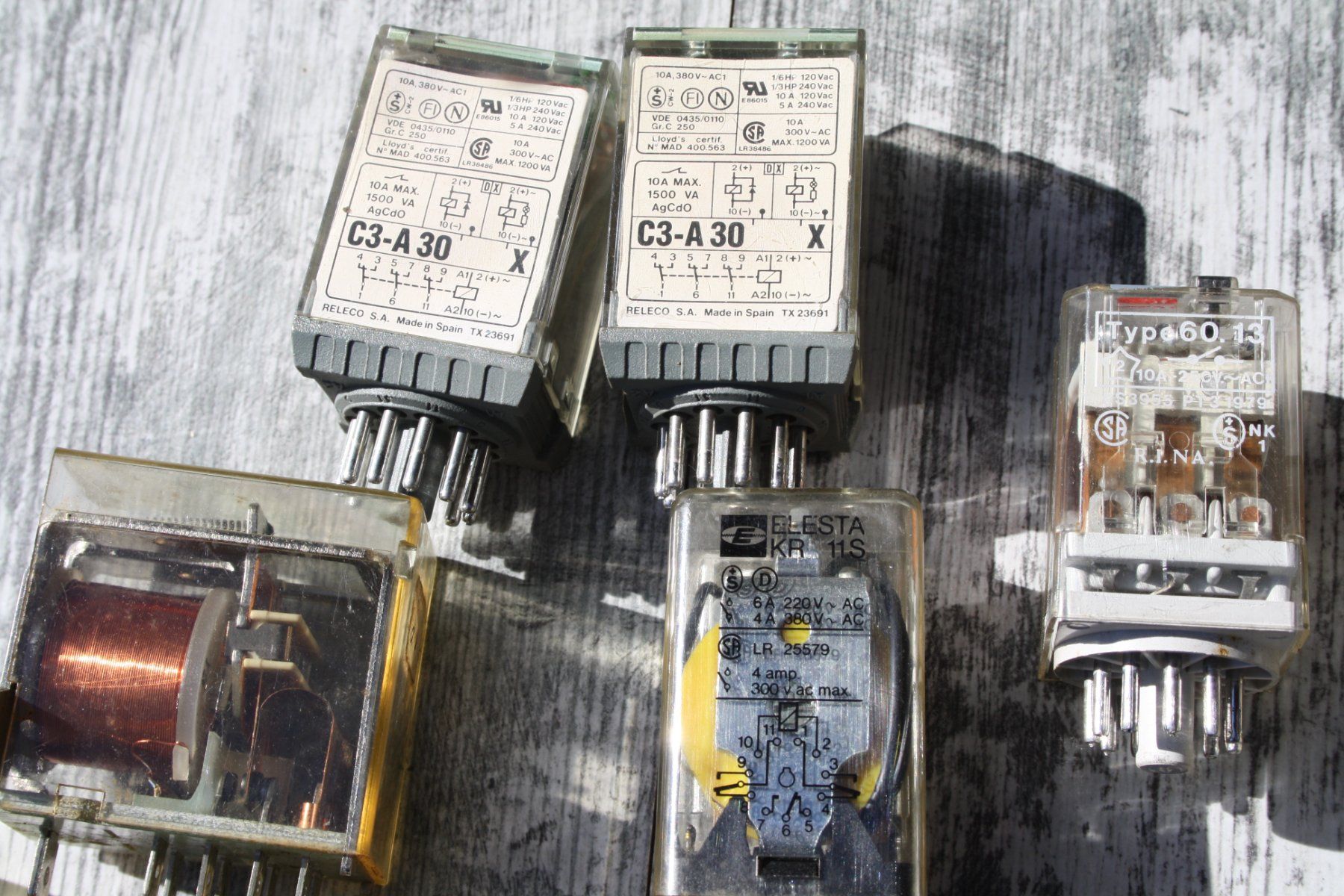 Componenti elettronici: LOT RELAIS – Difettoso da Wauwil venduto da Pneuedy 1