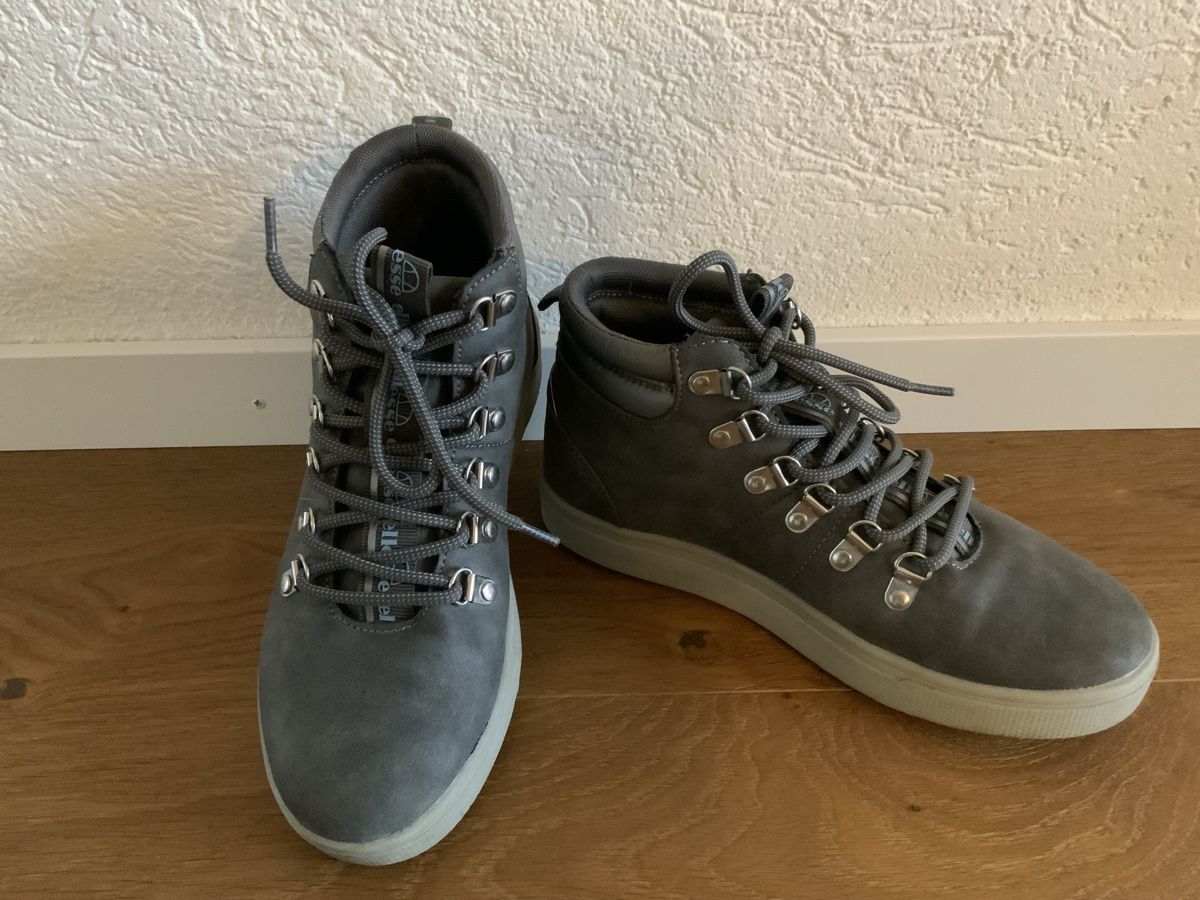Ellesse Scarpe da donna: Ellesse Schnürschuhe Damen – Usato da Rorschacherberg venduto da chetan01