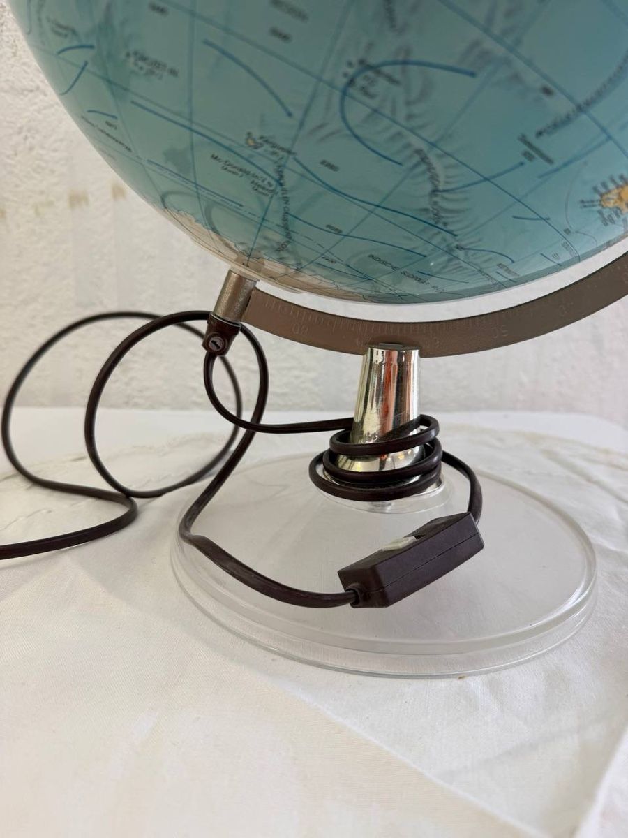 Sonstige Dekorationen & Accessoires: Beleuchteter Globus mit Standfuss (61) – Gebraucht aus Glattfelden von brockischweiz 2