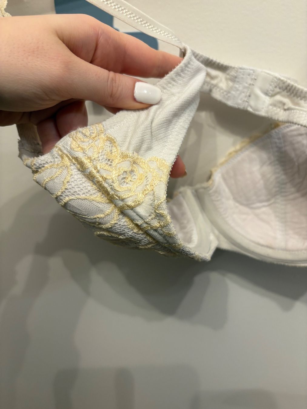 Altra biancheria intima: Soutien-gorge blanc et doré dentelle – Usato da Lausanne venduto da milou201619 3