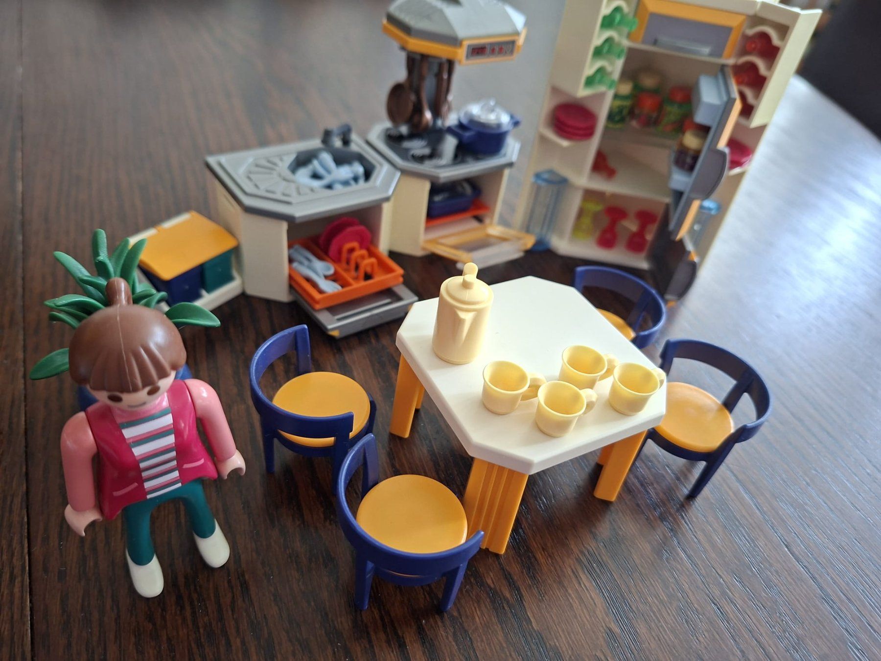 Playmobil Giocattoli: Playmobil Haus mit div. Einrichtung 3965 – Usato da Gipf-Oberfrick venduto da Zimbi 6