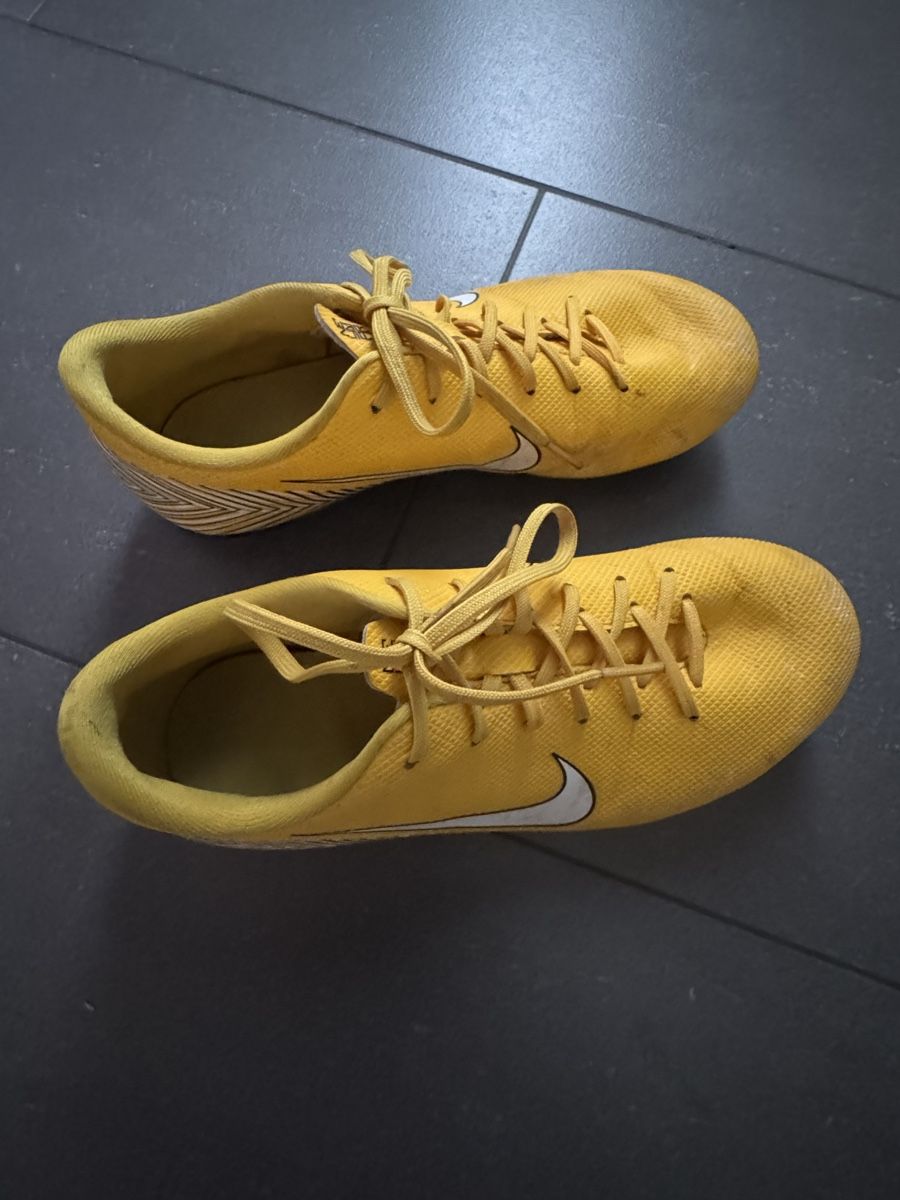 Scarpe da uomo: Nike Nockenschuhe, Grösse 38.5 – Usato da Roggwil BE venduto da HoCoRo 2