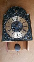 Wanduhr mit Schlagwerk