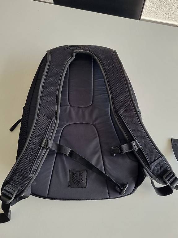 Dakine Zaini: Dakine Rucksack Schulrucksack schwarz – Usato da Sutz venduto da Dalilea 1