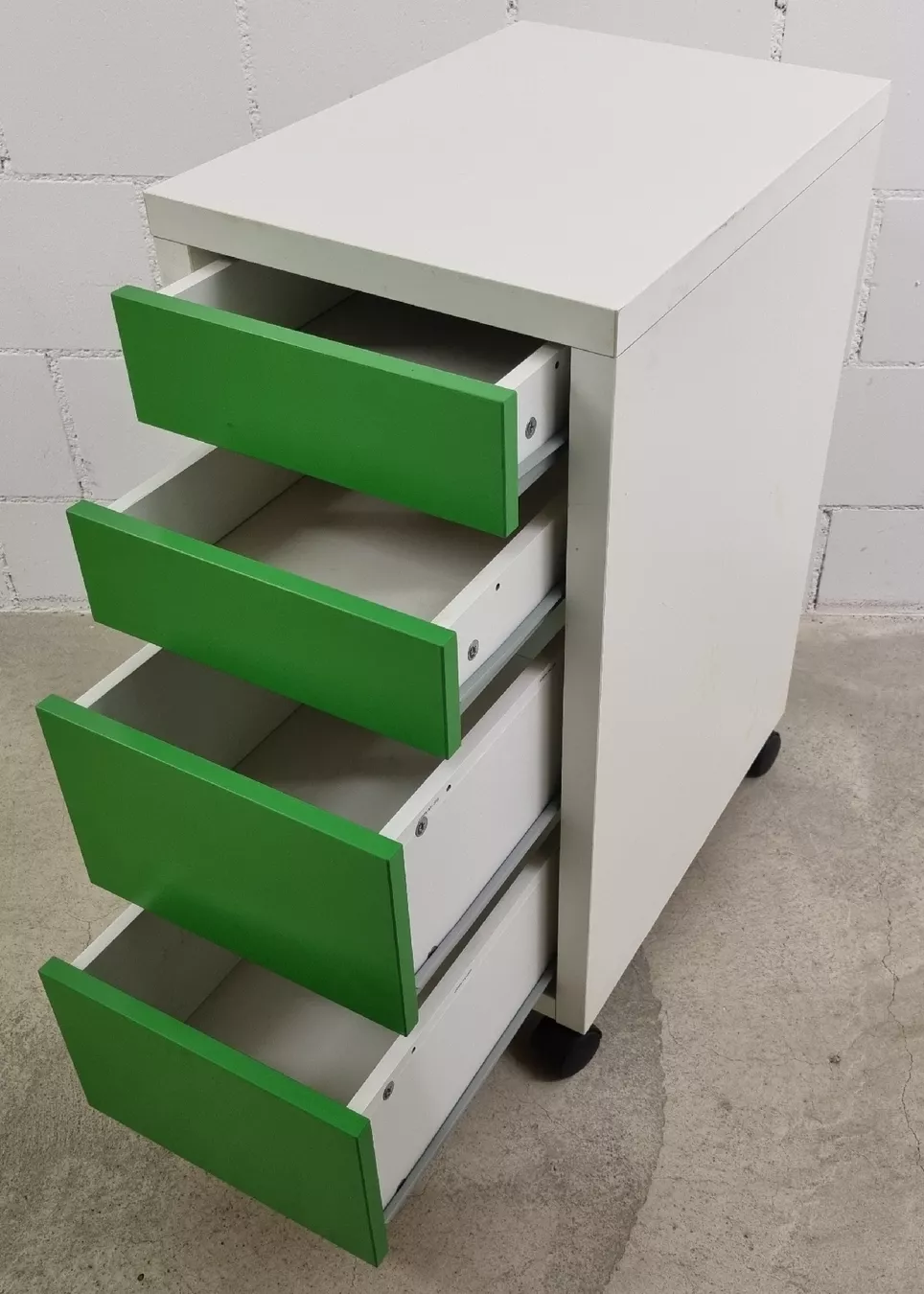 Ikea Scrivanie: Schreibtischboard – Usato da Buchs AG venduto da alp_x87d 2