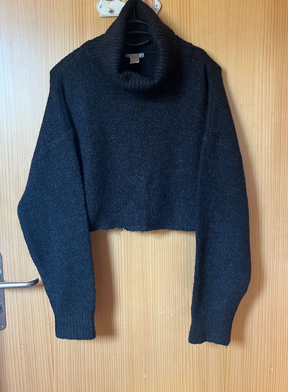H&M Pullover & Sweatshirts: Pull noir à col roulé – Gebraucht aus Ardon von chl_j2df