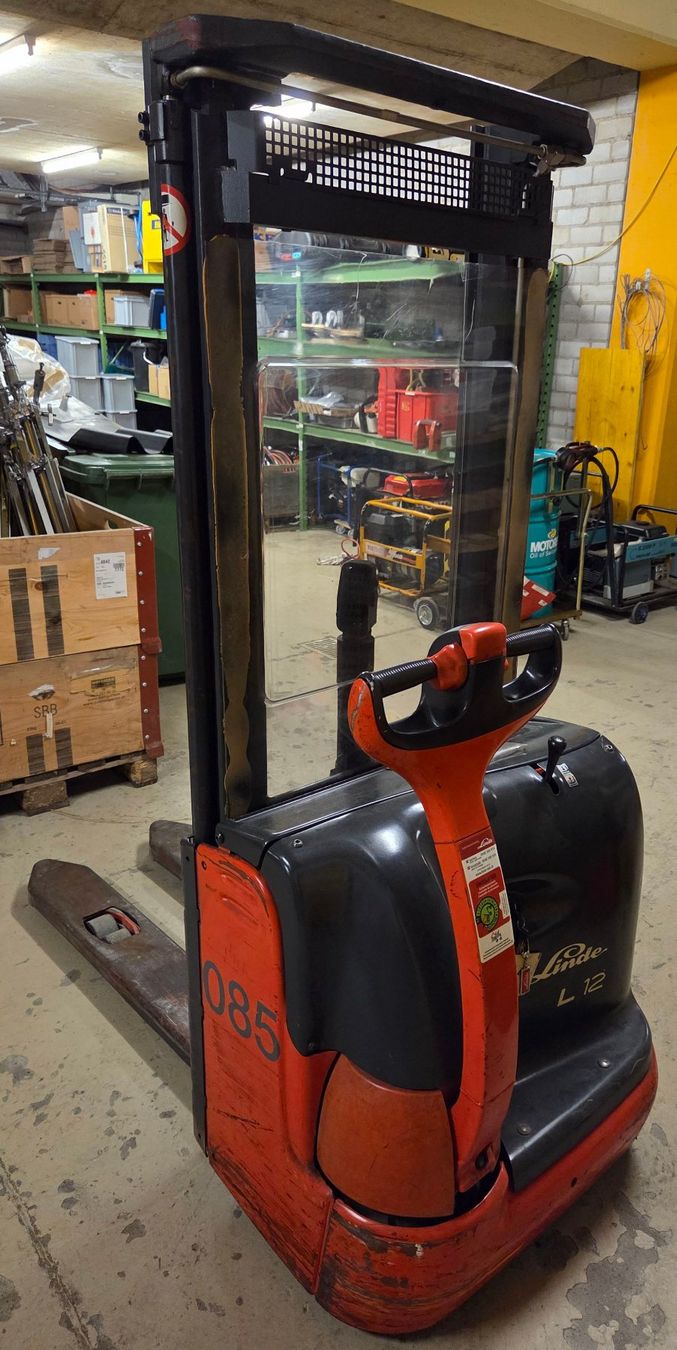 Linde Carrelli elevatori e a forche: Deichselstapler Linde L12 Ladegerät verbaut – Usato da Sissach venduto da ein_xz27 5