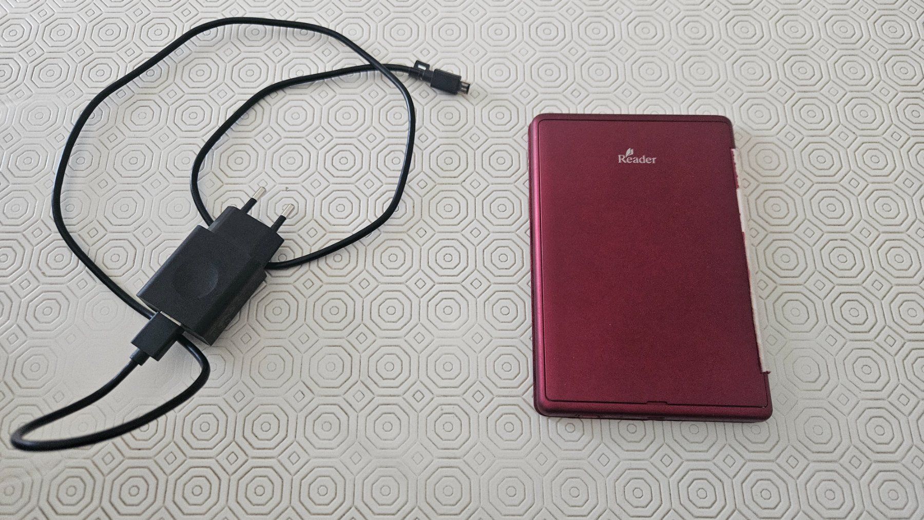 Sony Tablettes PC: E-reader rosso Sony – D'occasion à Melano par H-Sara 2