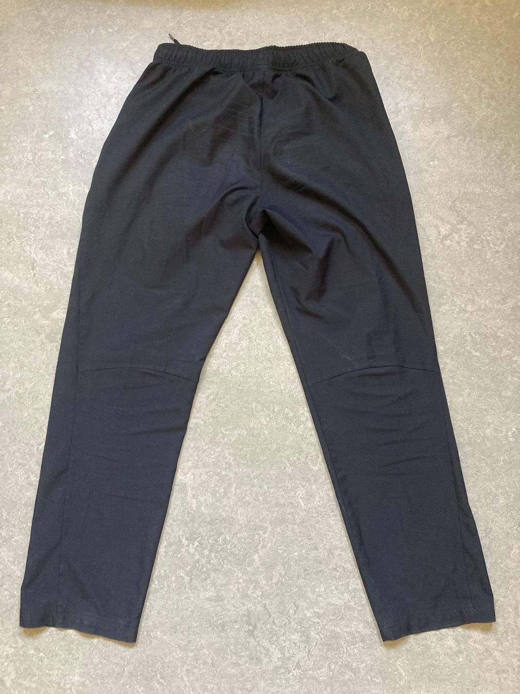 Nike Pantaloni: Nike-Trainerhosen – Usato da Bern venduto da FlorianS 1