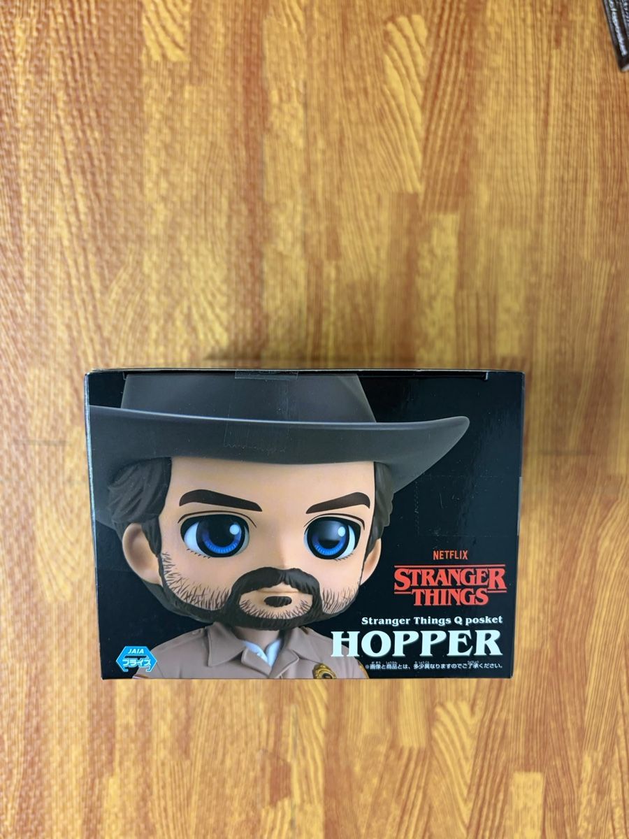 Statuette: Stranger Things - Q Posket - Hopper – Nuovo e nell'imballaggio originale da Wilen b. Wollerau venduto da AkihabaraCollection 2