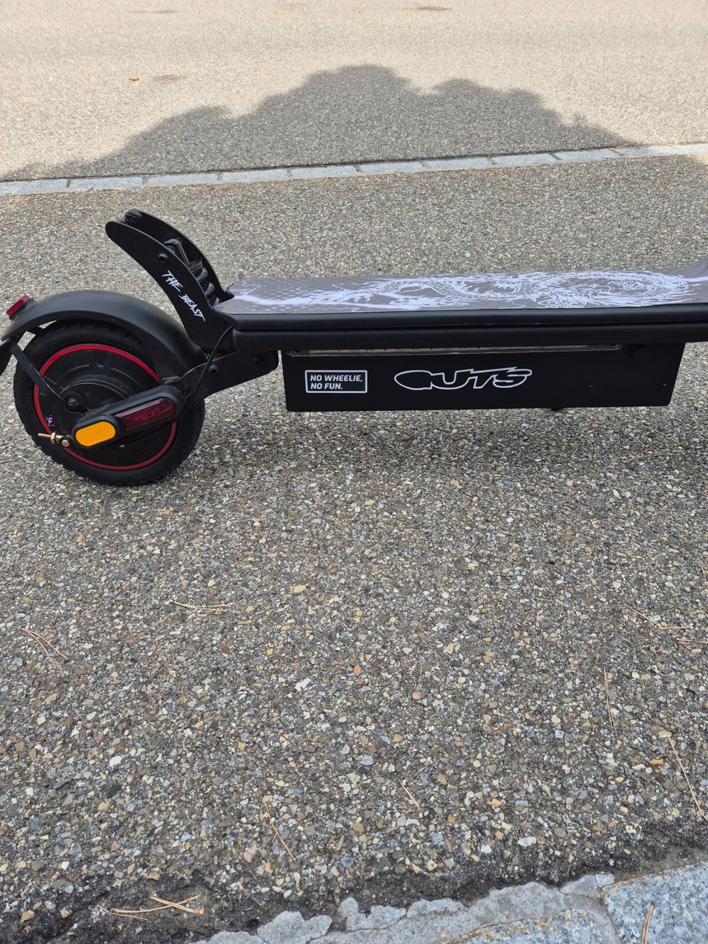 Scooters: modded iscooter w8 inklusive Ladegerät und Ersatzschlauch – D'occasion à Bäretswil par isa_gk9g 2