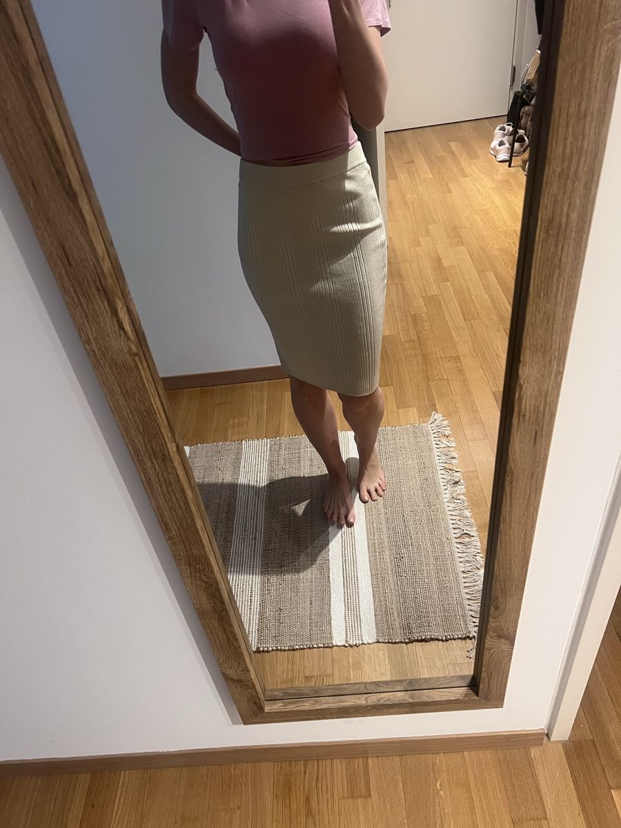 Guess Gonne: Guess skirt Size S – Nuovo (secondo la descrizione) da Zurich venduto da amf_k7k2