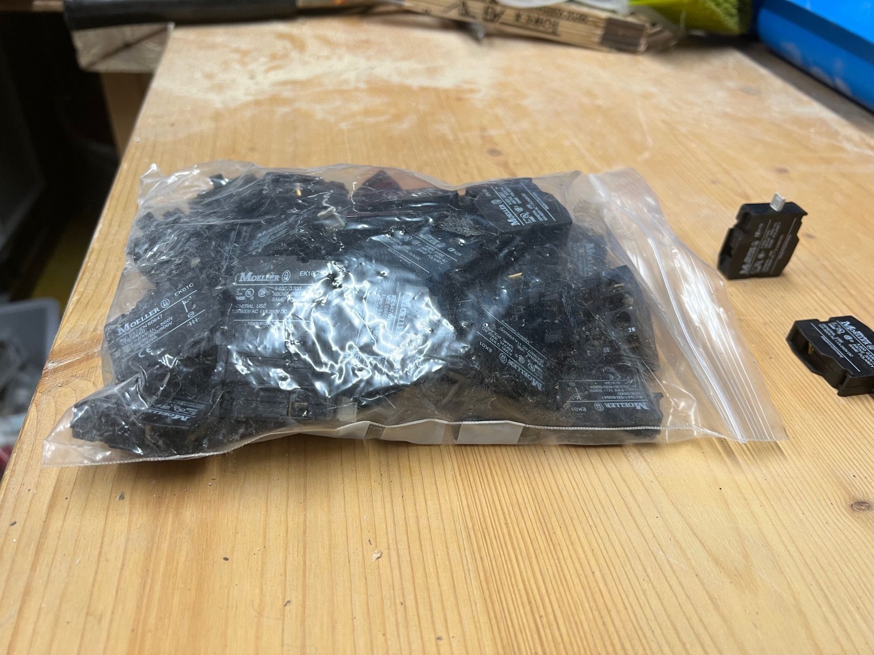 Schalter: Elektromaterial – Neu (gemäss Beschreibung) aus Liesberg von Wudsau 2