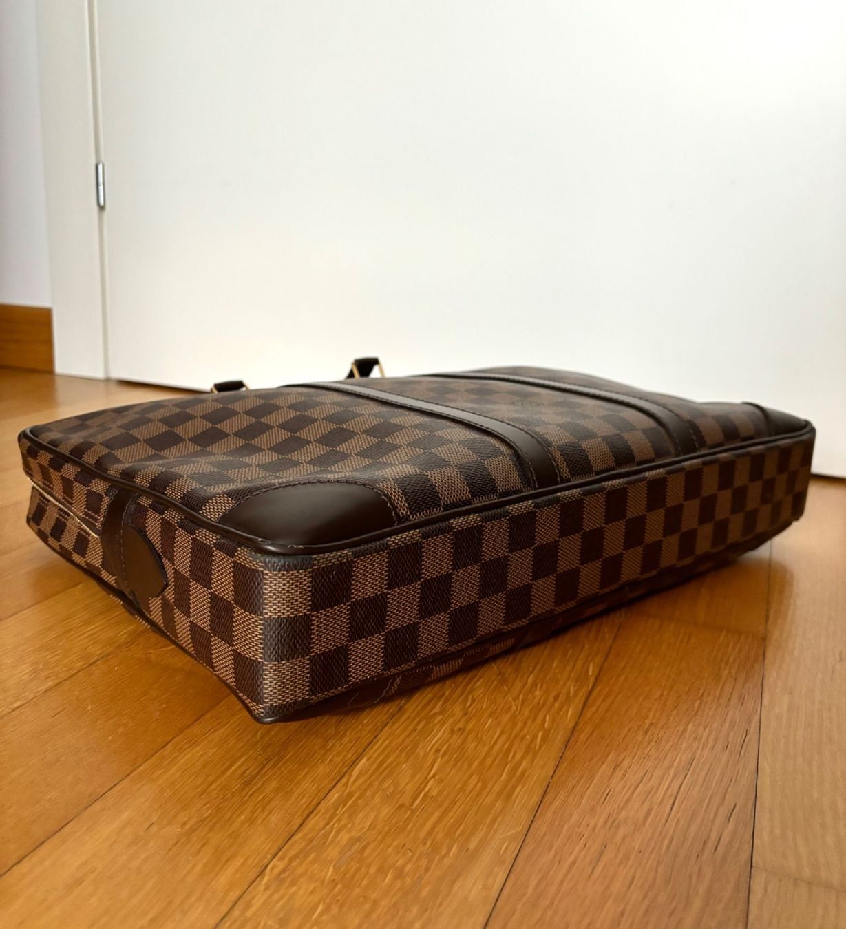 Taschen: Louis Vuitton Porte Documents Voyage Damier Tasche – Gebraucht aus Luzern von schuhparadies159 4