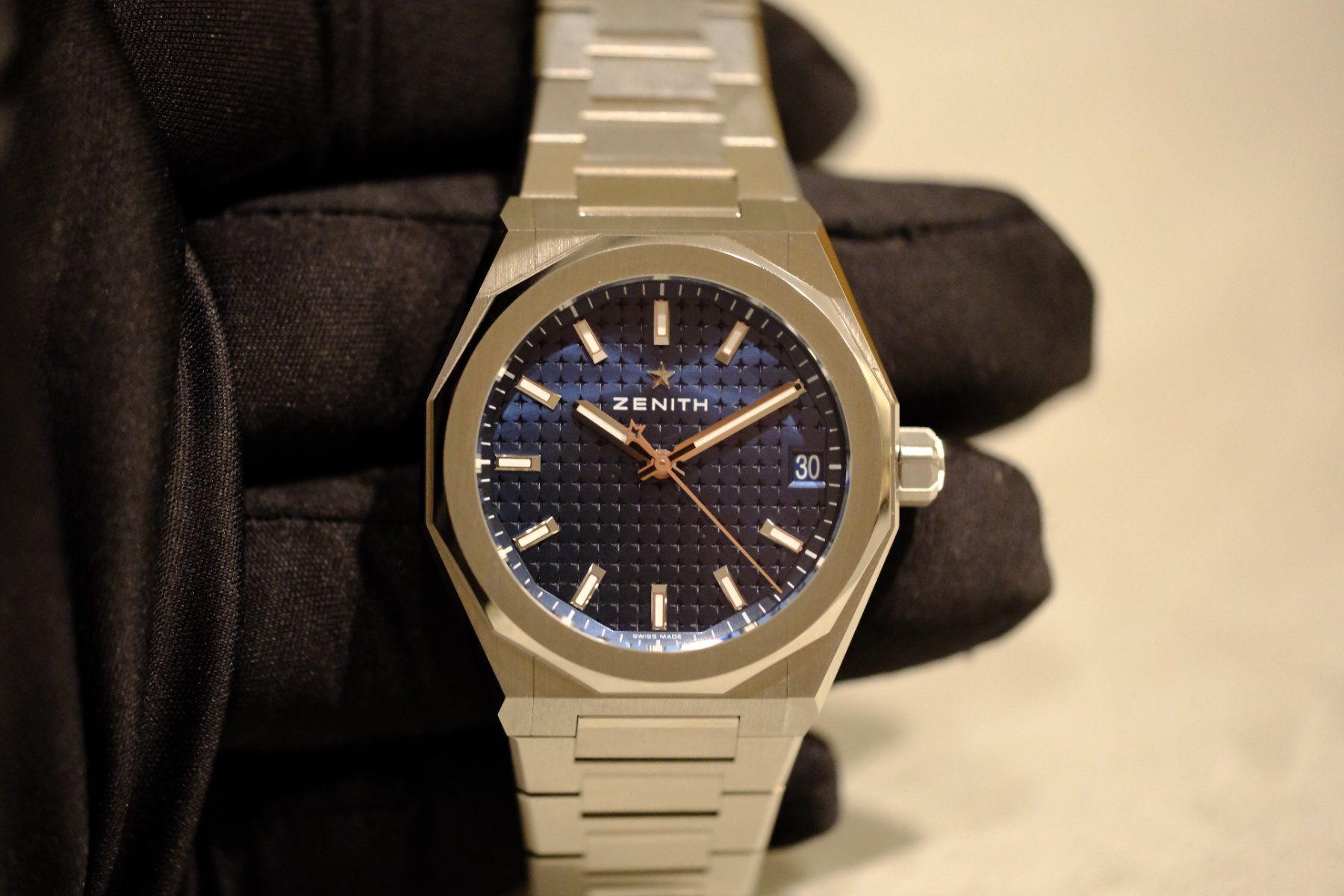 Zenith Orologi: Zenith Defy – Nuovo e nell'imballaggio originale da Zermatt venduto da Schindler_Zermatt