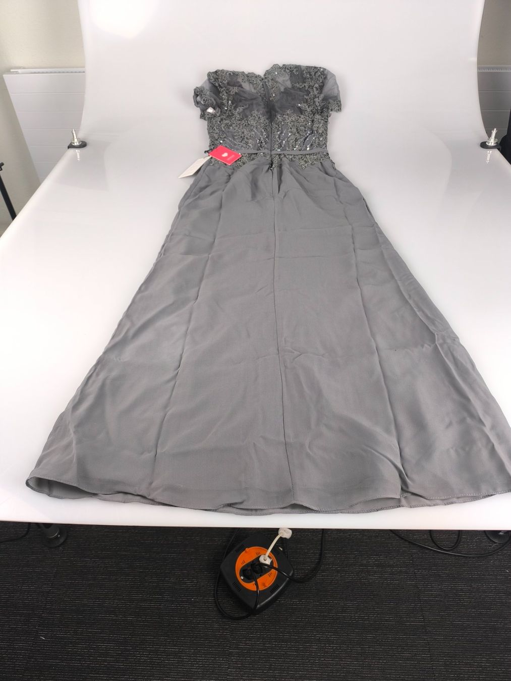 JJ’s House Vestiti: Abendkleid Lang, grau Gr. 38 / Kurzarm – Nuovo (secondo la descrizione) da Rüti ZH venduto da Restwert_Rueti_ZH 1