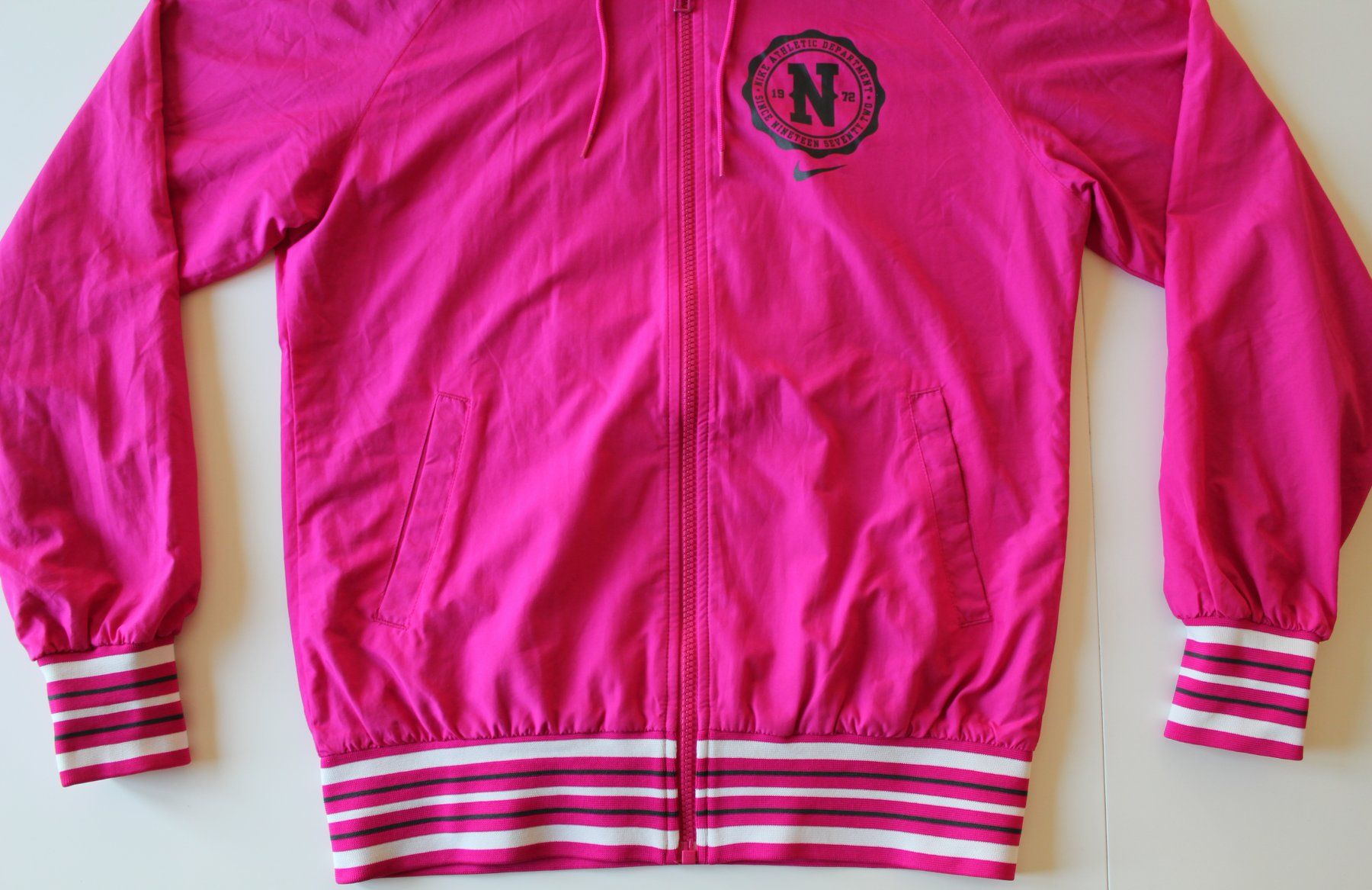 Nike Giacche: Veste Nike Rose t. S – Usato da Peseux venduto da Gilloss 3