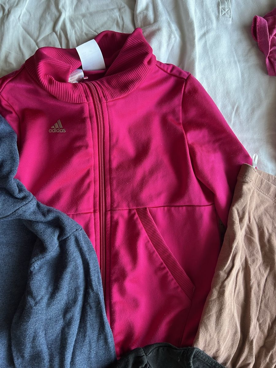 Lotti & Set di vestiti: 128 süßes Kleiderpaket Mädchen – Usato da Schmitten FR venduto da mar_jk2r 2