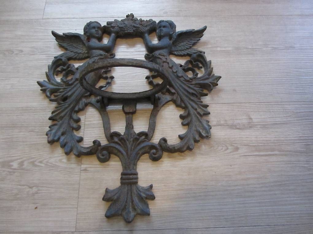 Supporti a parete: Blumentopfhalter aus Gusseisen – Usato da Malters venduto da Hausi88 1