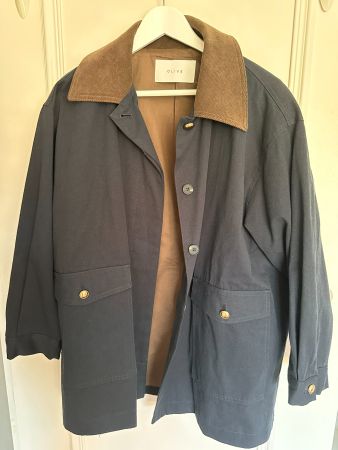 Angesagte Barn Jacket in navy von OLIVE