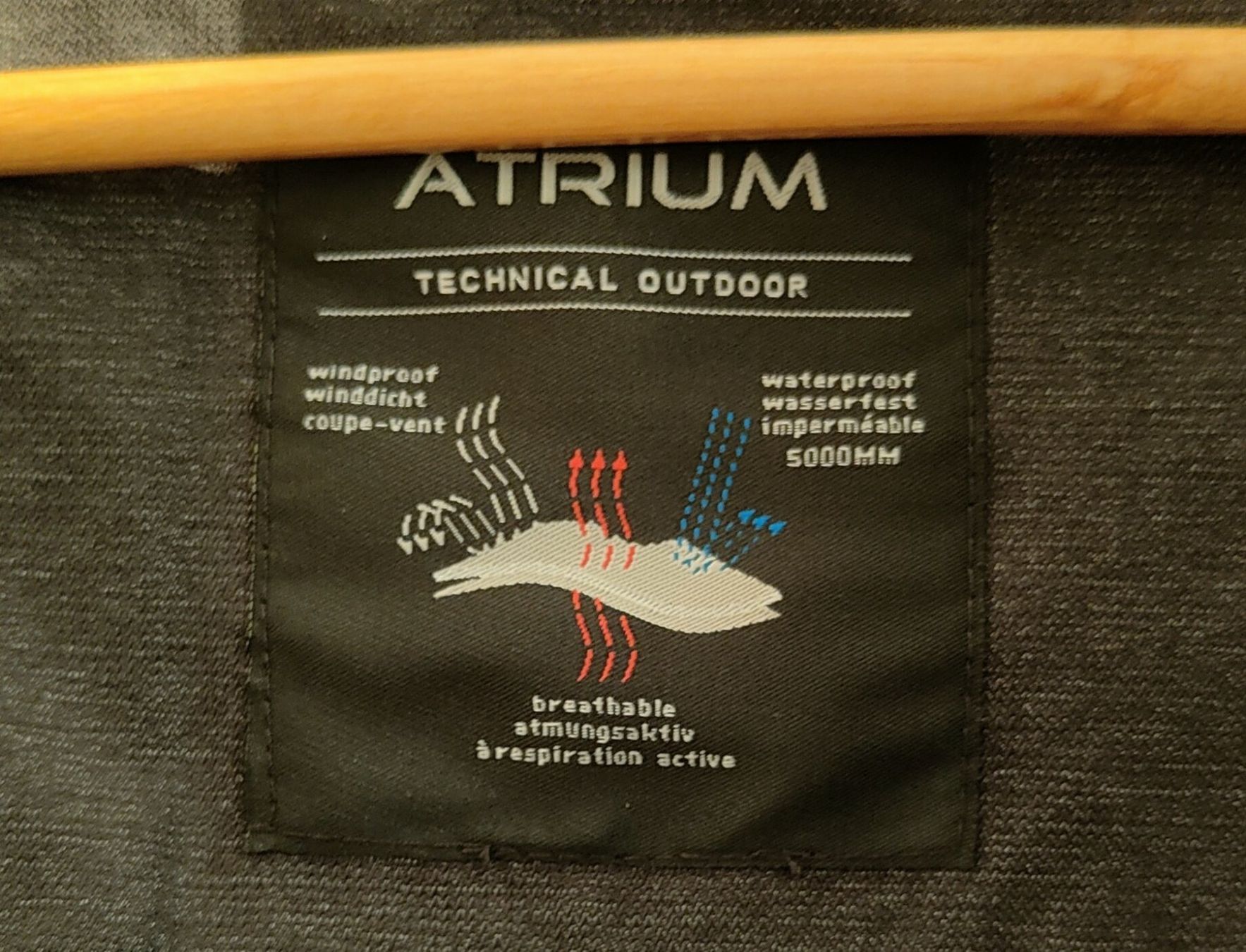 Giacche: Damen Winterjacke Grösse L Marke: Atrium – Nuovo (secondo la descrizione) da Oetwil am See venduto da bushcrafter 3