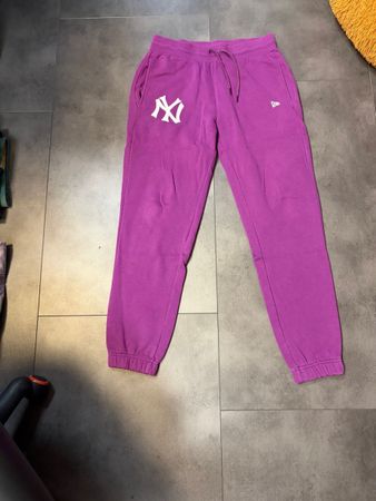 New Era NY Yankees Jogginghose Lila Grösse M