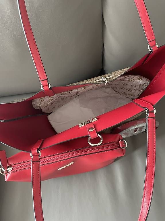 Taschen für Damen: Borse Guess rosse – Neu und originalverpackt aus Locarno von ste_8rjr 1
