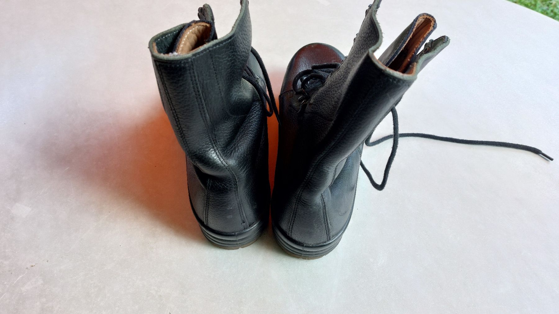 Bally Scarpe da uomo: Minerva Bally Schweizer Armee Kampfstiefel Schwarz Leder 43 – Usato da Hinteregg venduto da Amerizium 2